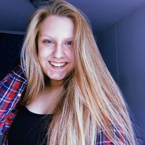 Meet your Posher, Elise